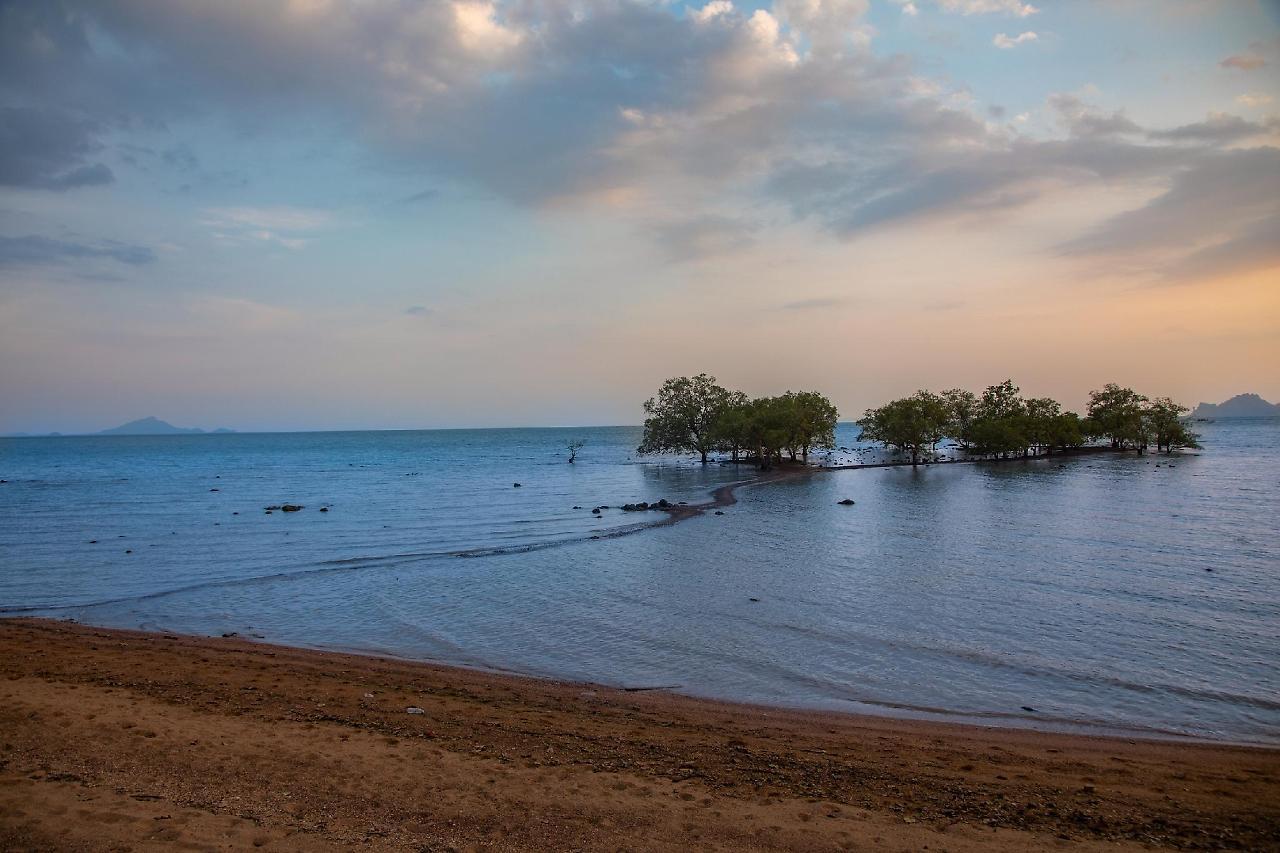 Villa Cha-Cha Krabi Beachfront Resort Ao Nam Mao Екстер'єр фото